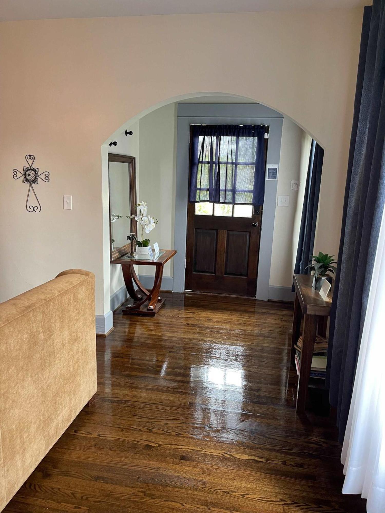 East Lake Stunner-Located At The Foot Of The Ruffner Mountains 伯明翰 外观 照片